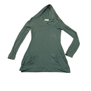 3/$15 GIORDANO hooded green shirt